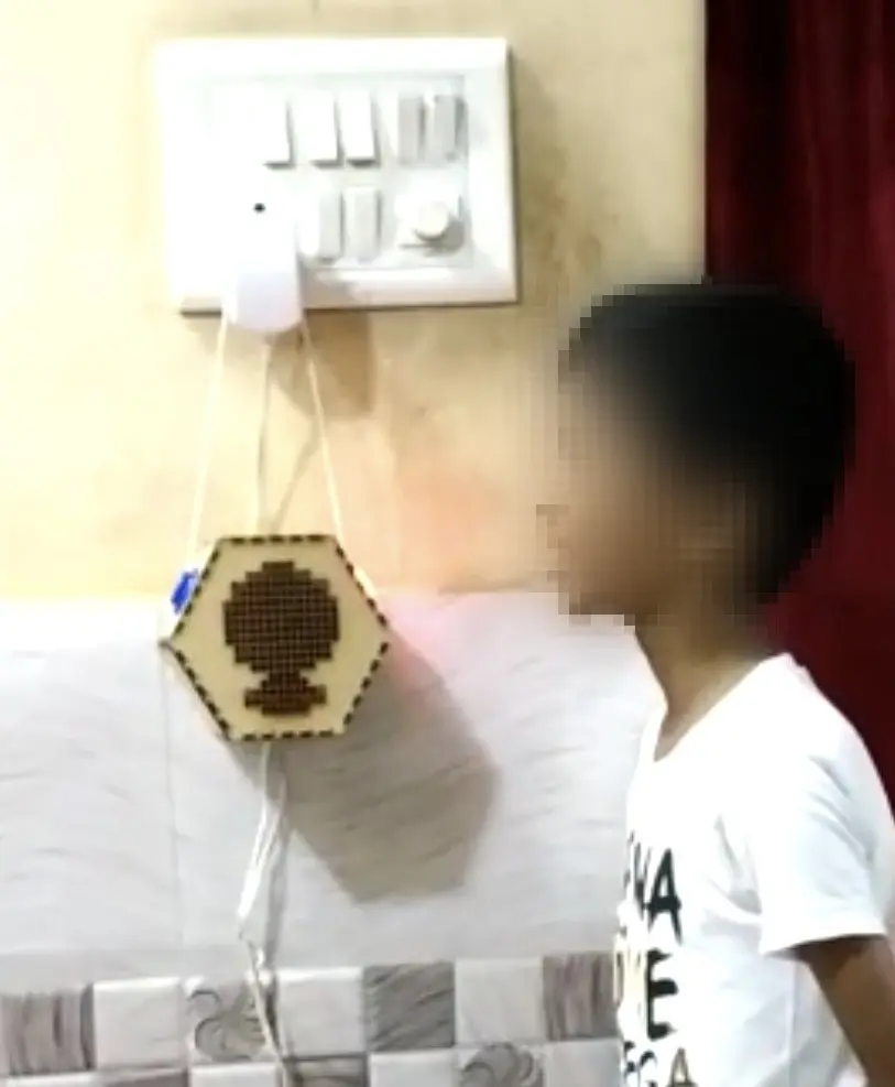 Human plus AI smart speaker for emergent users